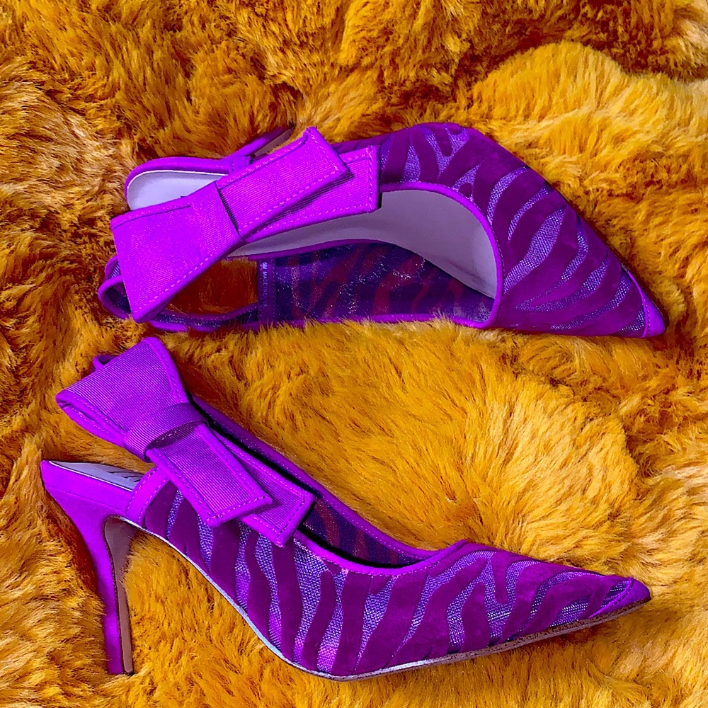 NEW INC Magenta Mesh Heels
